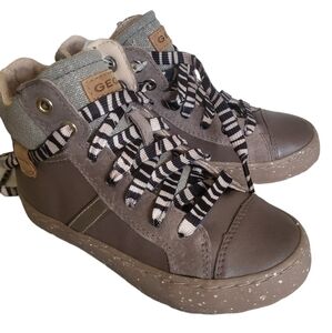 NWOT Geox size 10.5 Kalispera girls lace zip high top star brown shoes s…
